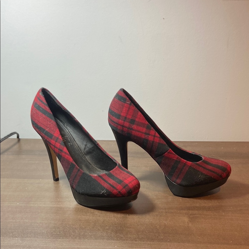 Le Chateau Red and Black Plaid Heels